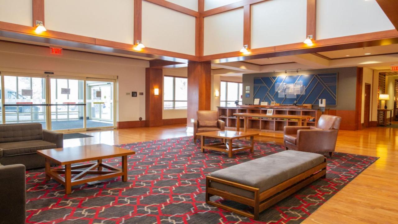 Holiday Inn Express Columbus Airport Easton Exterior foto
